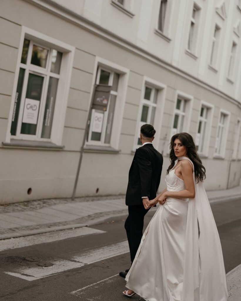 Kasia i Łukasz zaprosili mnie do Zielonej Góry na swój ślub. Dwie artystyczne dusze i dzień, który był dokładnie taki, j…